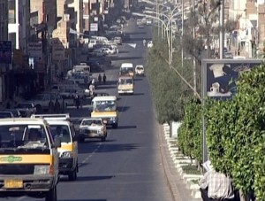 صنعاء : موكب شيخ يدهس امرأتين حتى الموت بصنعاء ويلوذ بالفرار