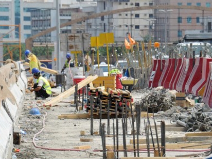 خطة يمنية سعودية لاحلال العمالة المخالفة بيمنية