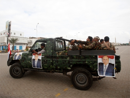 صحيفة البيان : هادي يتفقد عدن وسط «العصيان المدني»