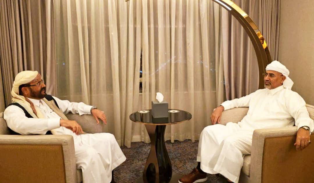 الرئيس الزُبيدي والشيخ العرادة يؤكدان ضرورة ايجاد حلول عاجلة للأوضاع الاقتصادية في البلاد