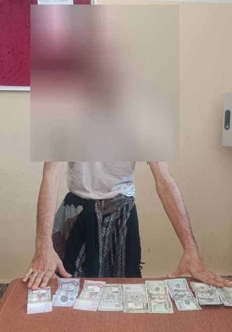 أمن العاصمة عدن يُلقي القبض على متهم بسرقة مبالغ مالية وهواتف في كريتر