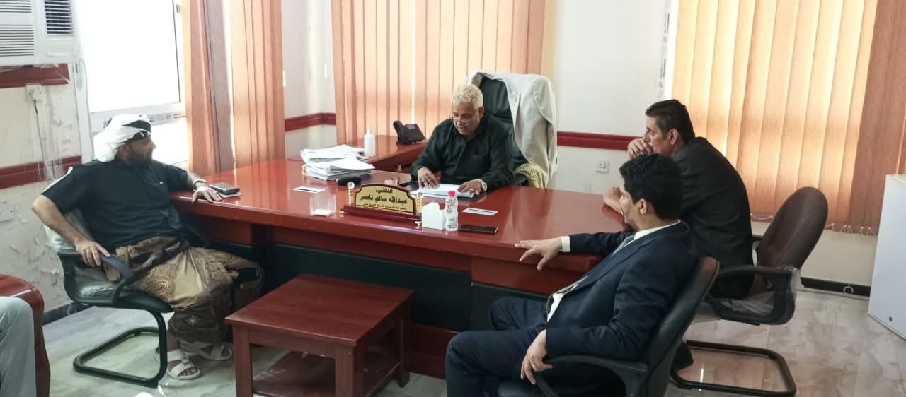 رئيس نيابة استئناف الأموال العامة بعدن يبحث آليات تحصيل الزكاة من الجهات الحكومية