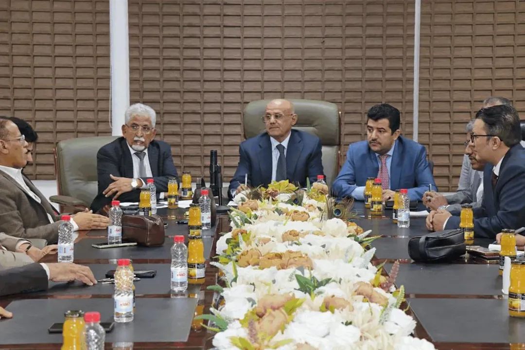 البنك المركزي بعدن يناقش عدد من الإجراءات مع البنوك العاملة في الجمهورية