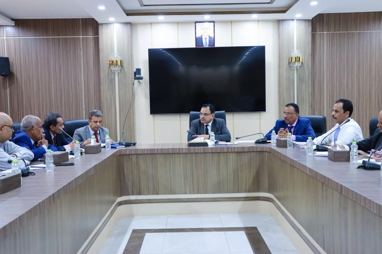 الوزير السقطري يوجه بإعداد استراتيجية للصادرات السمكية والزراعية إلى الصين