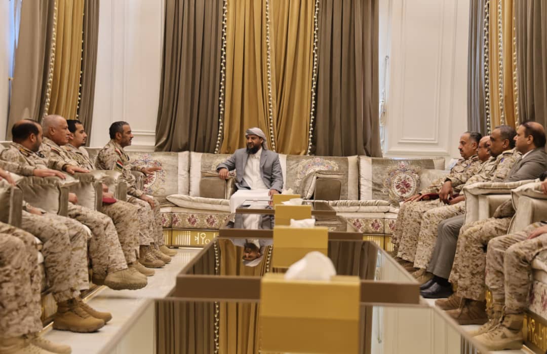 خلال ترأسه اجتماعا عسكريا.. المحرّمي: سقوط الحوثي بات وشيكاً والجيش على أهبة الاستعداد