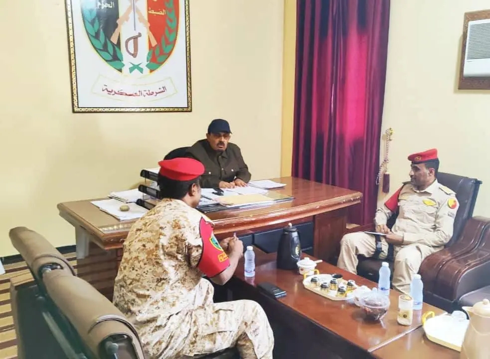 محافظ حضرموت يثني على جاهزية الشرطة العسكرية ودورها في حفظ الأمن