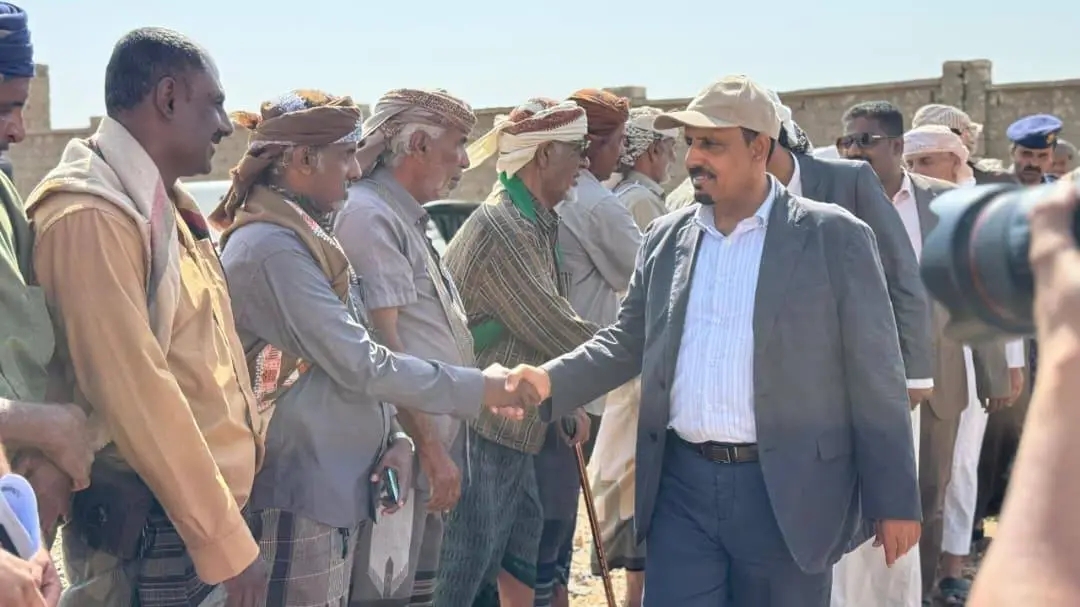 محافظ حضرموت يتفقد أوضاع مديريتي الضليعة ودوعن ..ويطلع على احتياجات مواطنيها 